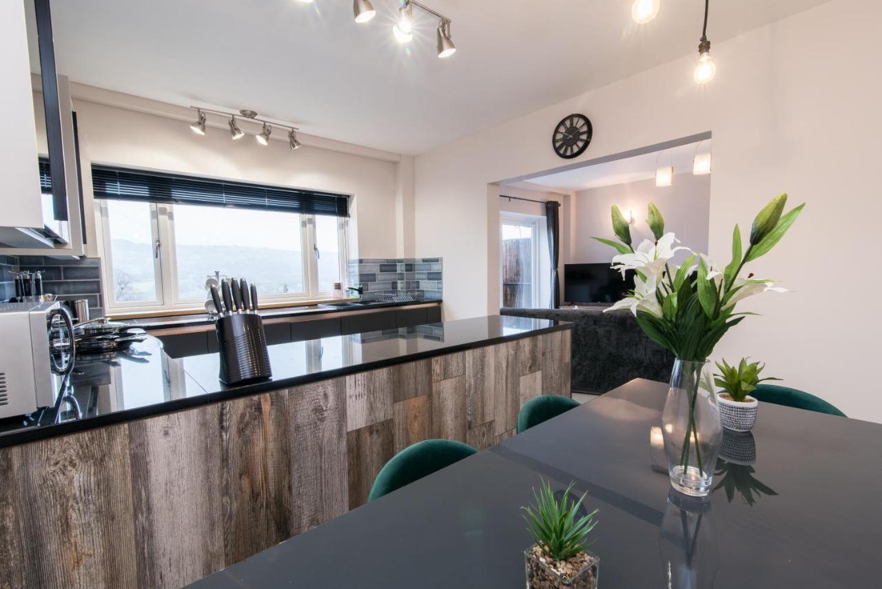 Immaculate 3 Bed House - Stunning Balcony Views Apartment มัทล็อก ภายนอก รูปภาพ