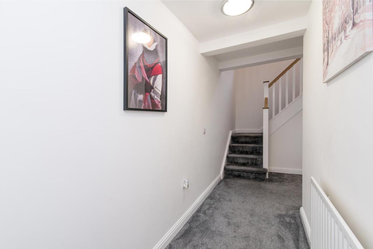 Immaculate 3 Bed House - Stunning Balcony Views Apartment มัทล็อก ภายนอก รูปภาพ