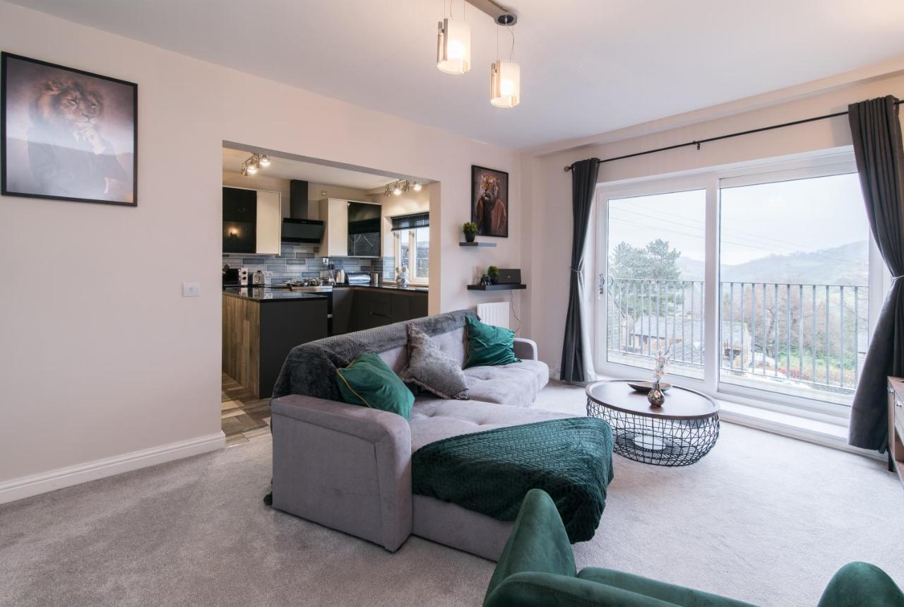 Immaculate 3 Bed House - Stunning Balcony Views Apartment มัทล็อก ภายนอก รูปภาพ